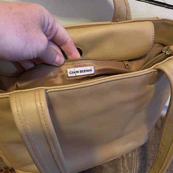 THREE new PURSES! MK, GB and Urban CHEAP - Picture 4 of 8